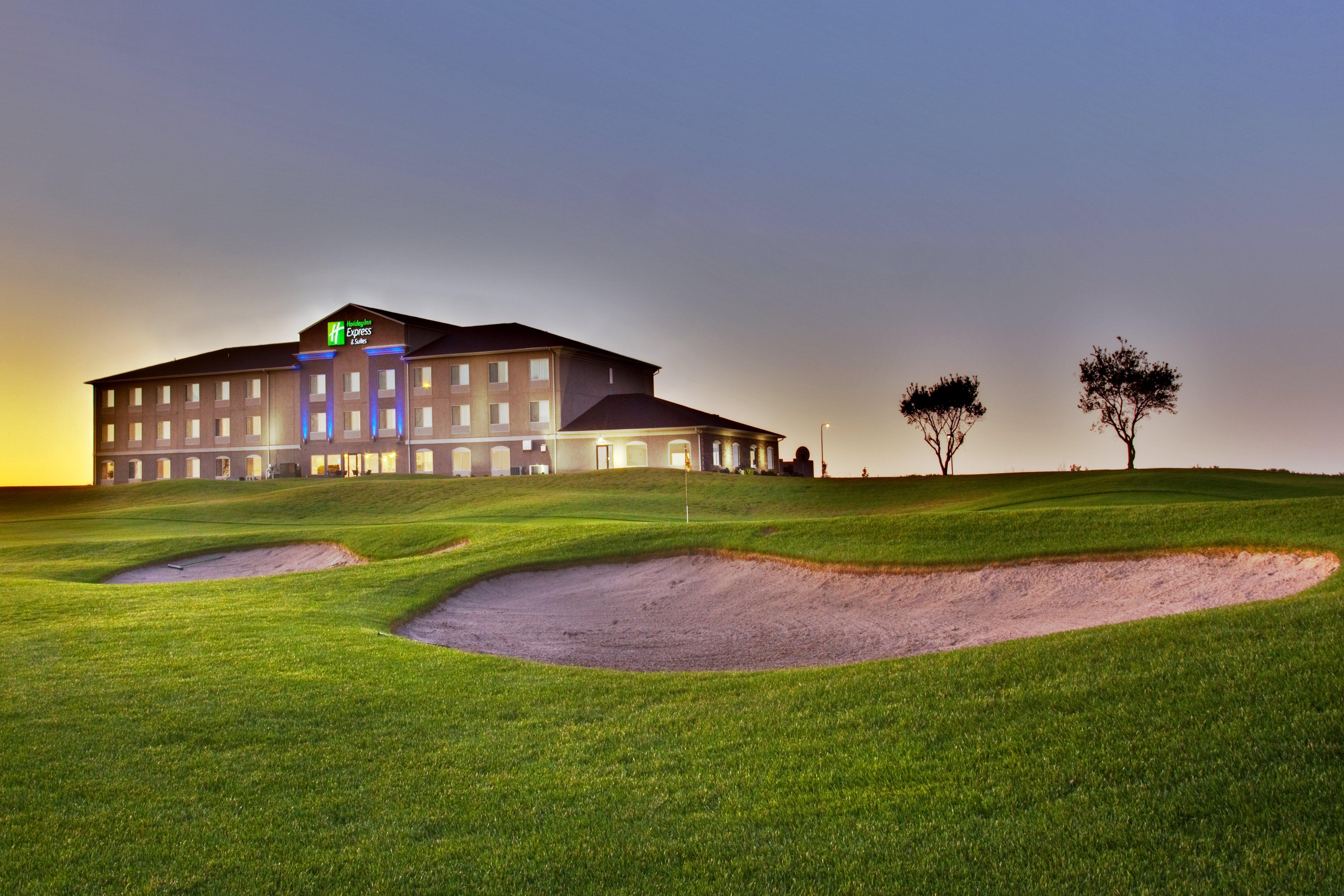 Holiday Inn Express & Suites Sioux Center By Ihg Buitenkant foto