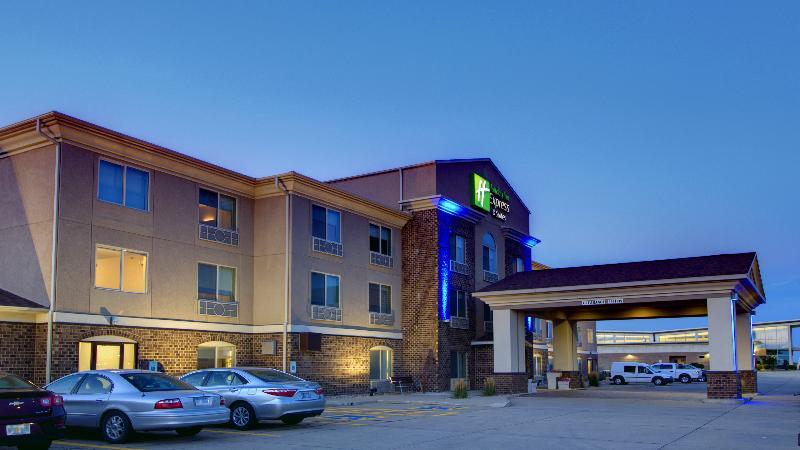 Holiday Inn Express & Suites Sioux Center By Ihg Buitenkant foto
