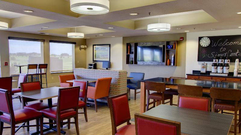Holiday Inn Express & Suites Sioux Center By Ihg Buitenkant foto